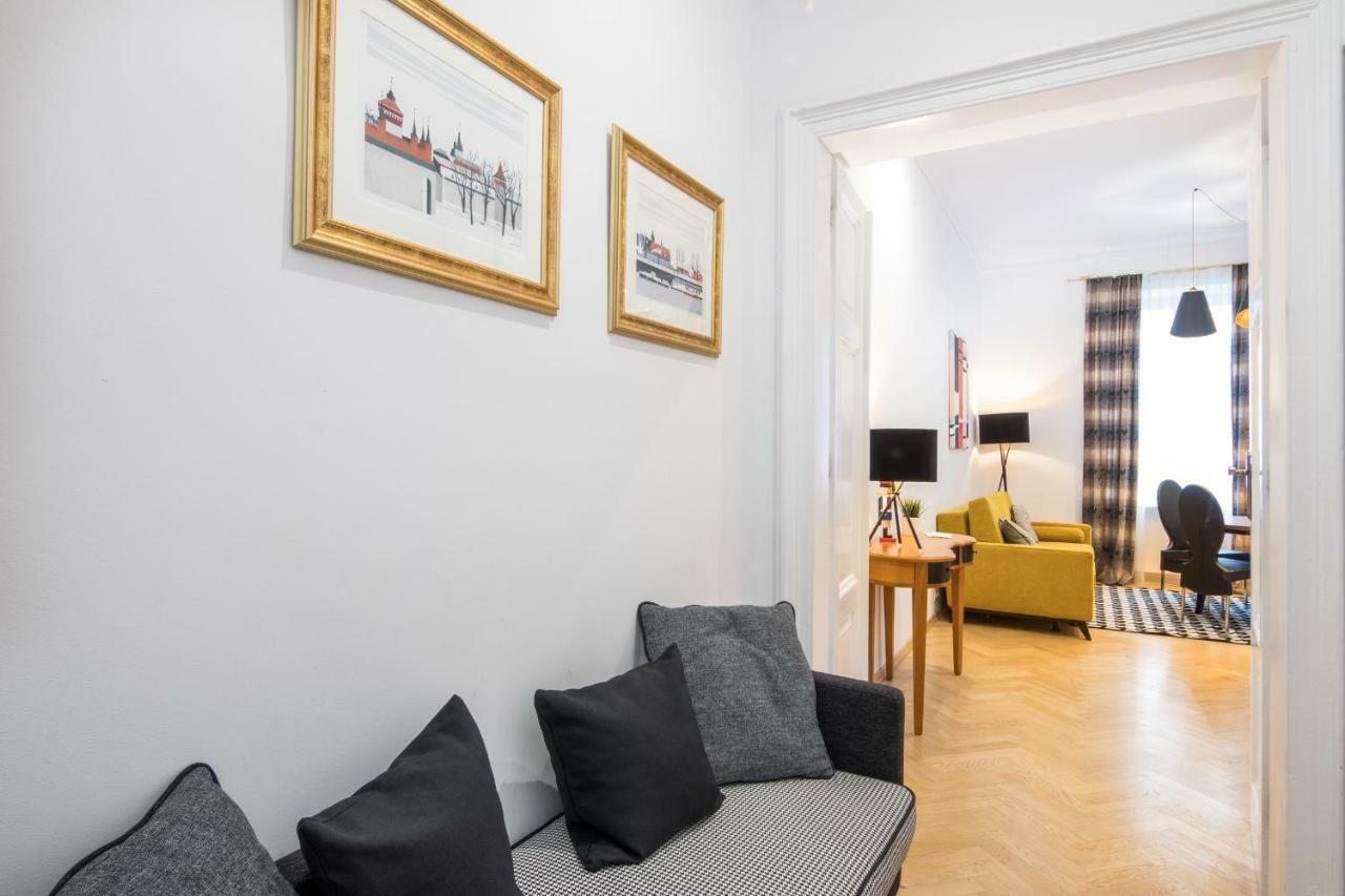 Apartments Zwierzyniecka A4You Krasków Eksteriør bilde